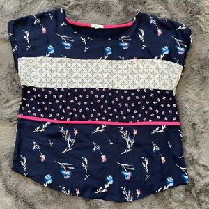 💙🌵 Maurices Floral Blocked Woven-Knit Blouse🌵💙